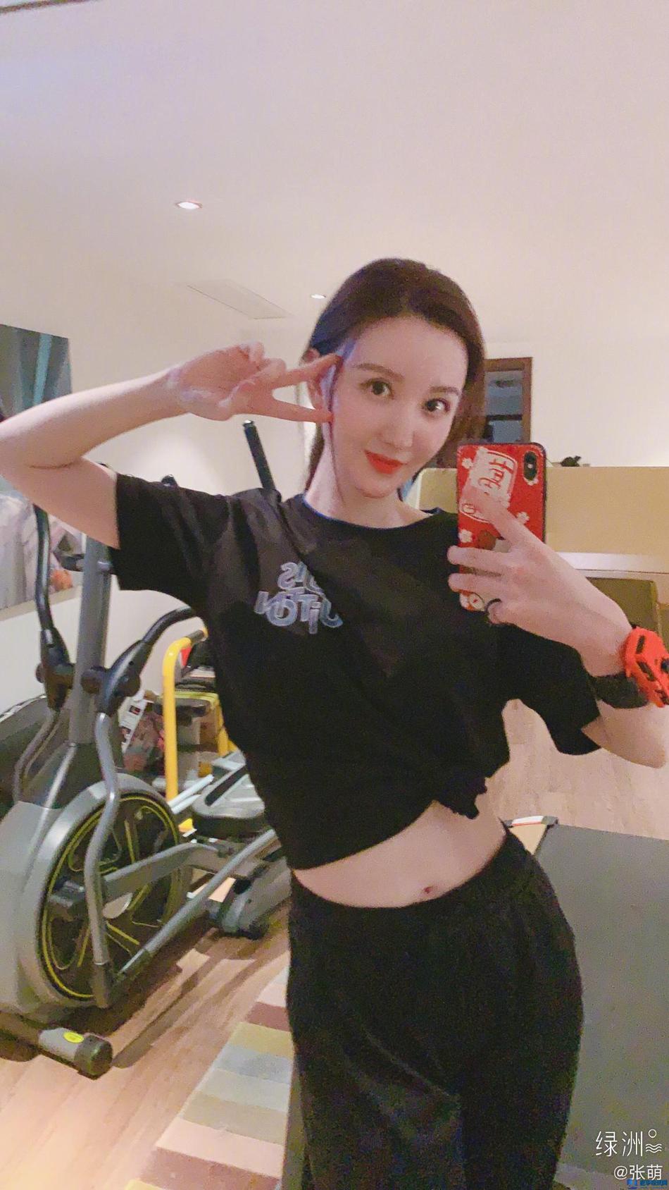 張萌回應參加《乘風破浪的姐姐》：女團太慘了