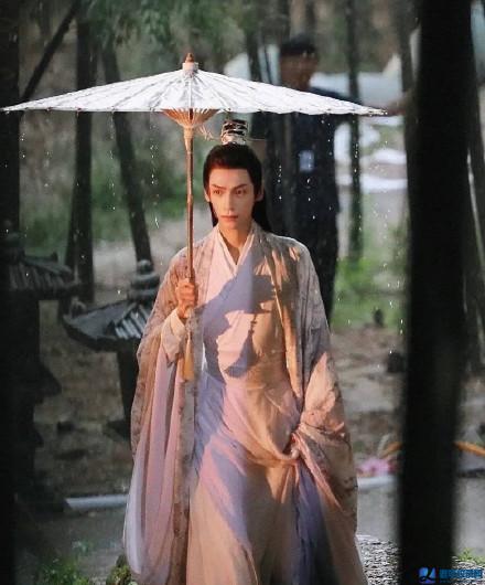 電視劇《皓衣行》路透照曝光 羅云熙陳飛宇古裝仙氣飄飄