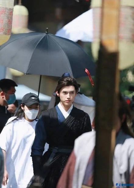 電視劇《皓衣行》路透照曝光 羅云熙陳飛宇古裝仙氣飄飄