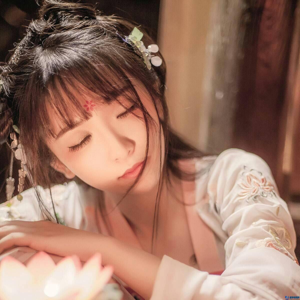 女人愛上你時，會有這4個直接的轉(zhuǎn)變！