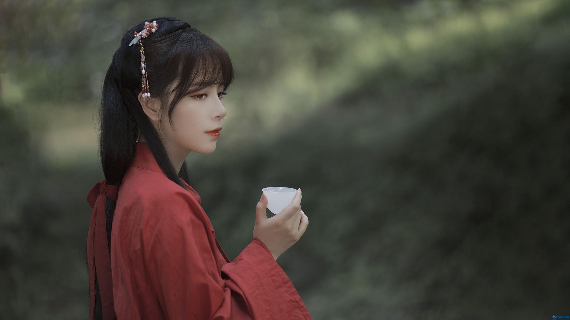 入入心忘不掉，情動心一生難舍，那是心里永遠的最愛